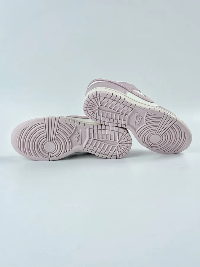 NIKE SB Dunk Low Purple White