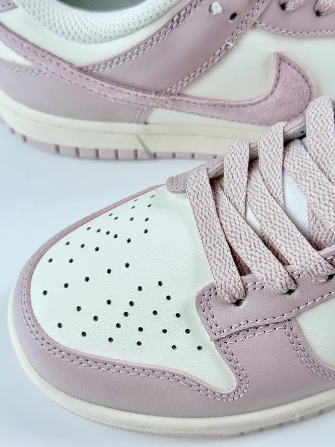 NIKE SB Dunk Low Purple White