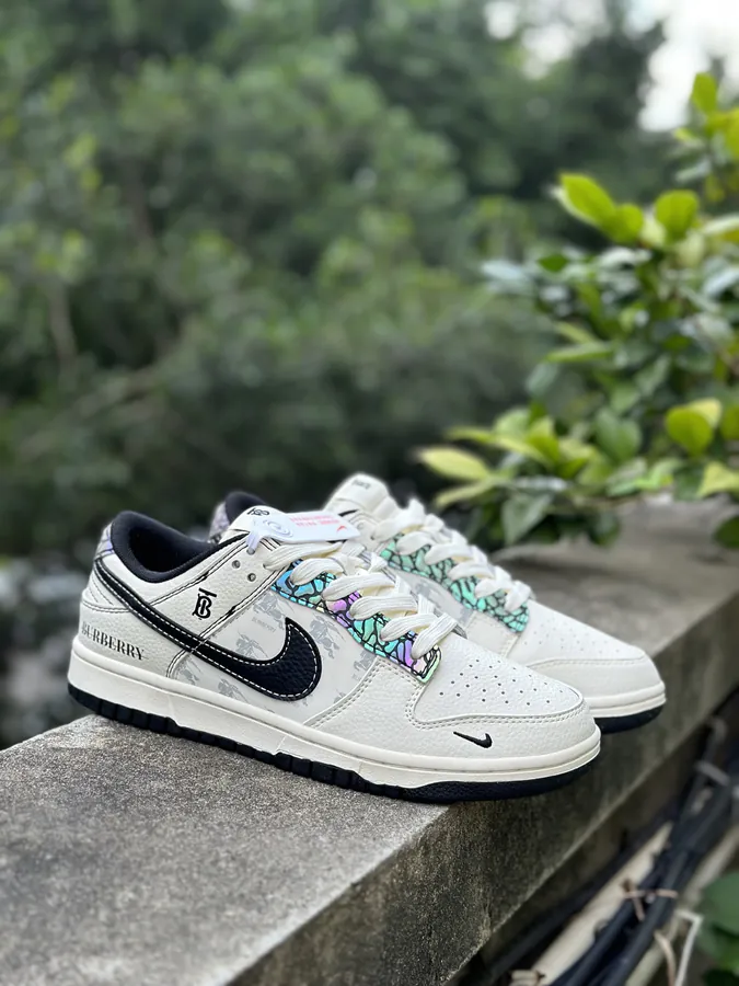 Nike SB Dunk Low Parisian Collaboration