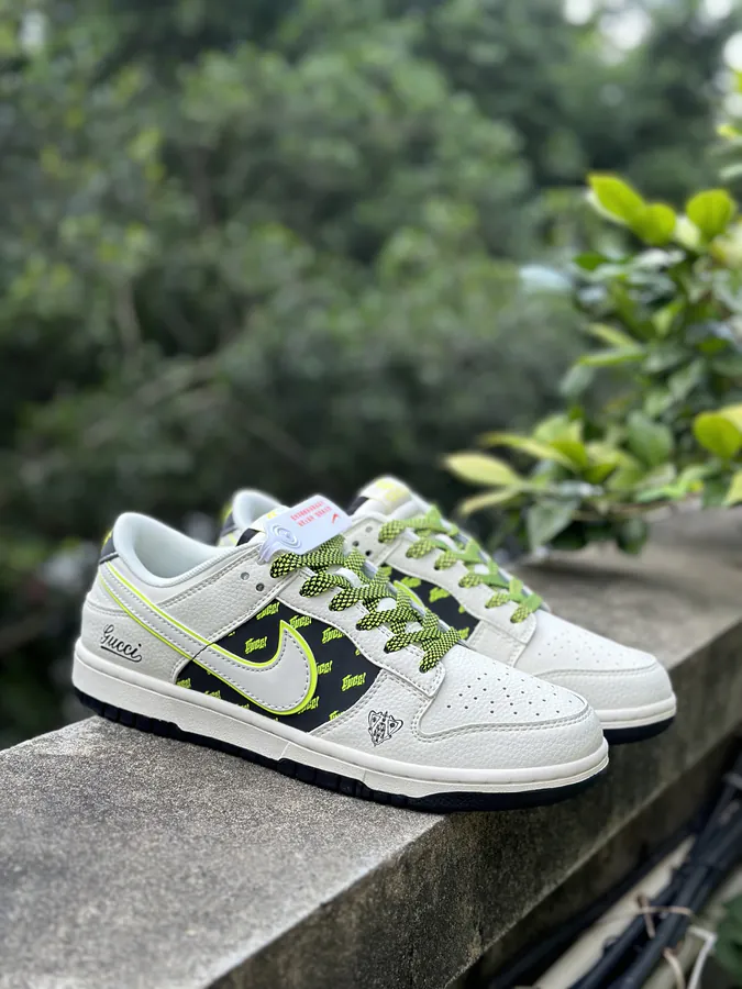 Nike SB Dunk Low Gucci Collaboration