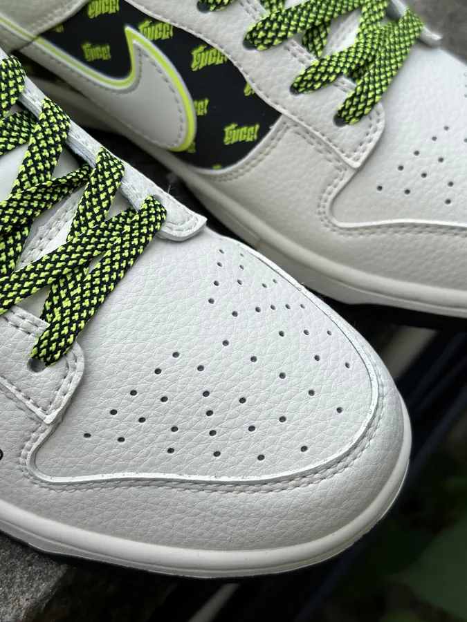 Nike SB Dunk Low Gucci Collaboration