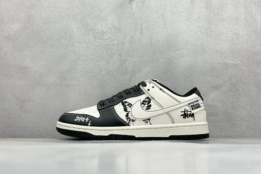 Nike SB Dunk Low x Stussy Grained Calfskin Bucket Bag