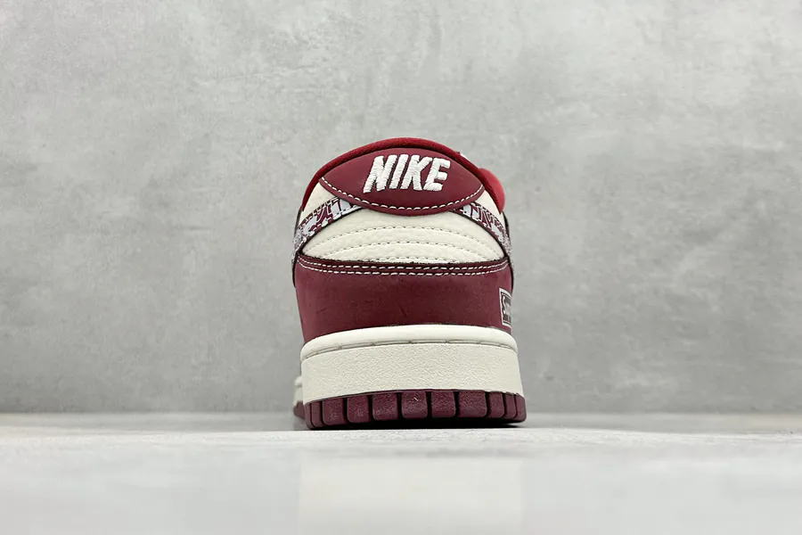 OG Version XC Nike SB Dunk Low Sup Collaboration Red Hook