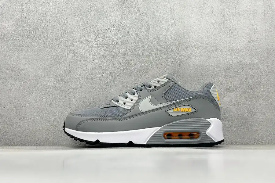 Nike Air Max 90 Retro Air Cushion Sneaker