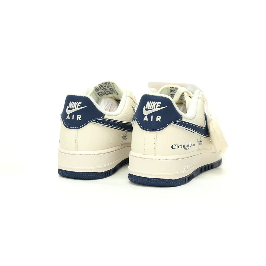 Air Force 1'07 8 Low Men's and Women's Sneakers