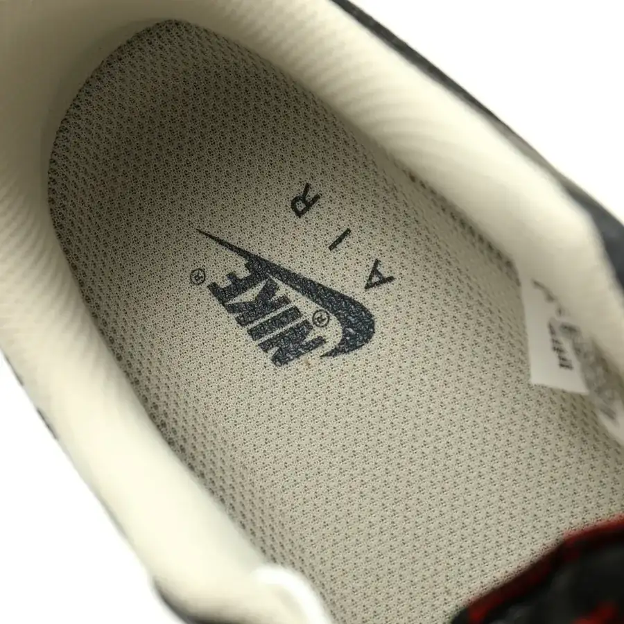 AF1 07 Low Classic Low Sneaker by Nike
