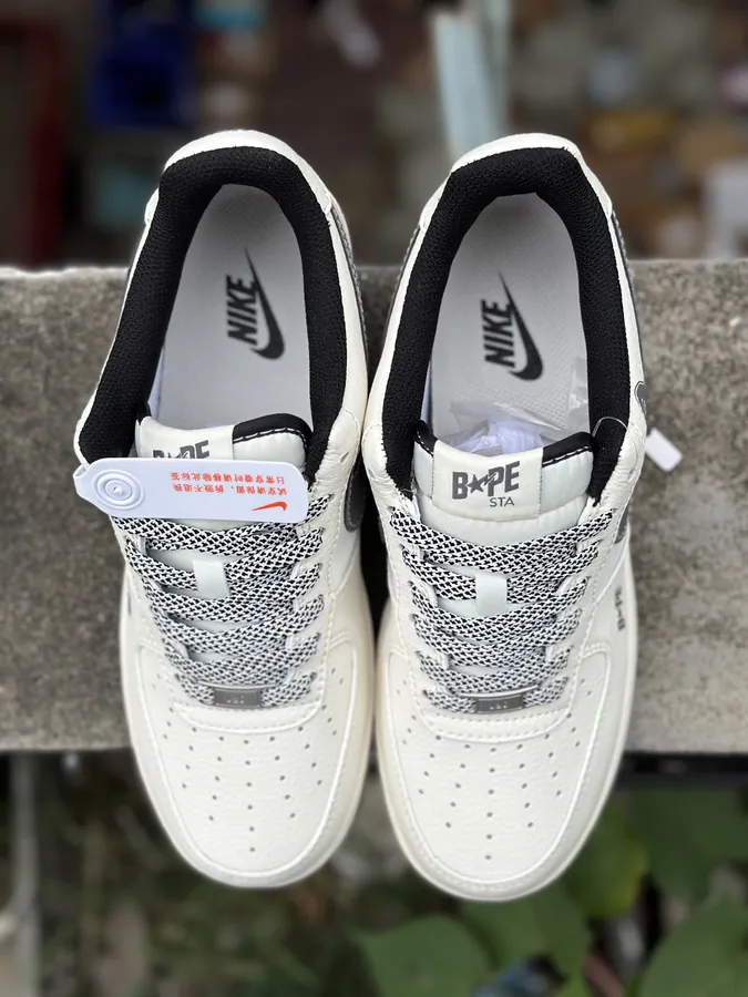 Air Force 1 '07 Collaborative Low Top Sneakers