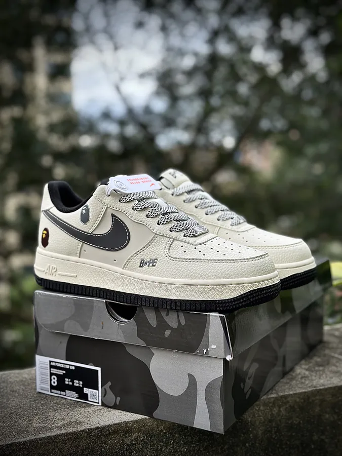 Air Force 1 '07 Collaborative Low Top Sneakers