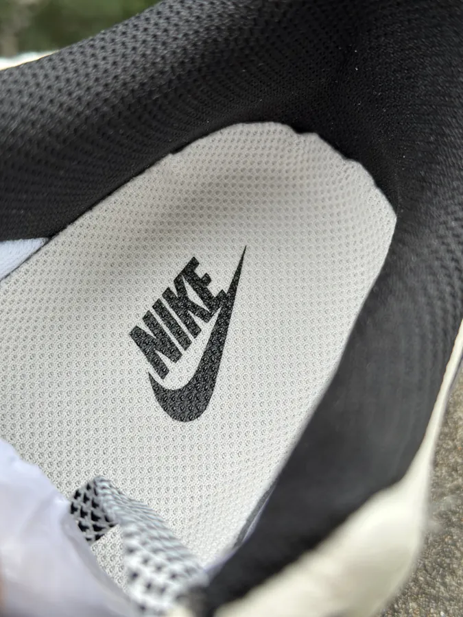 Air Force 1 '07 Collaborative Low Top Sneakers