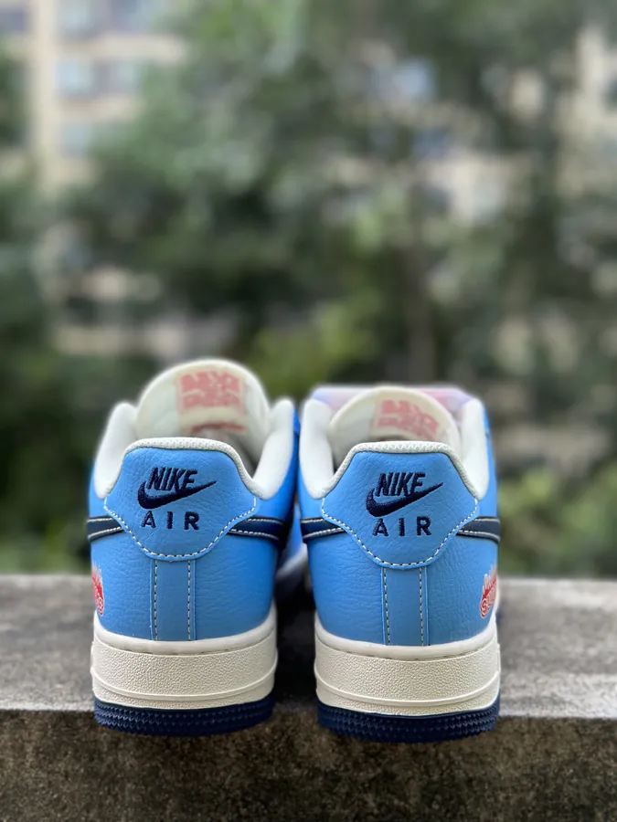 Nike Air Force 1 Low Supreme Authentic Style, Original Box