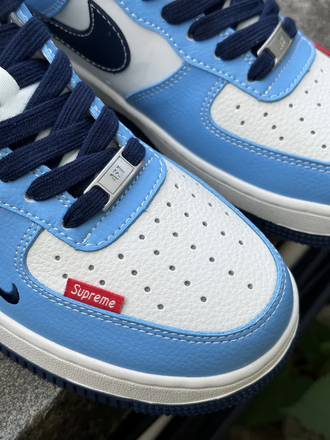 Nike Air Force 1 Low Supreme Authentic Style, Original Box