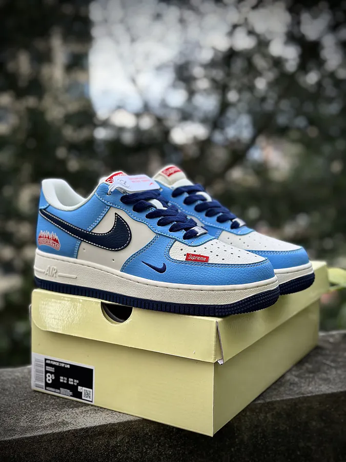 Nike Air Force 1 Low Supreme Authentic Style, Original Box