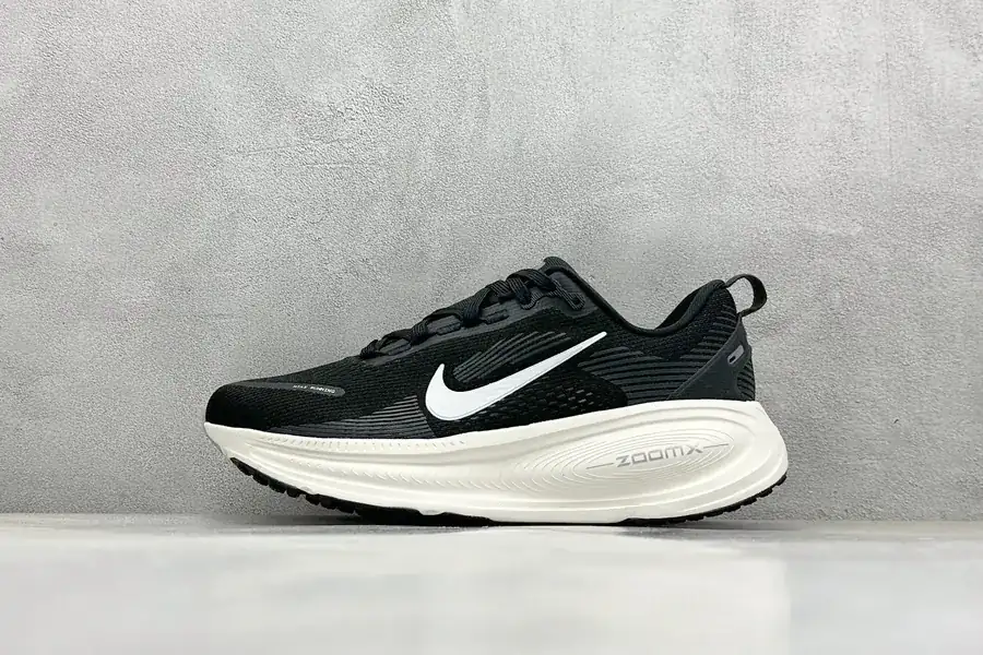 Nike NK Zoom VOMERO 18 Lightweight Running Shoes