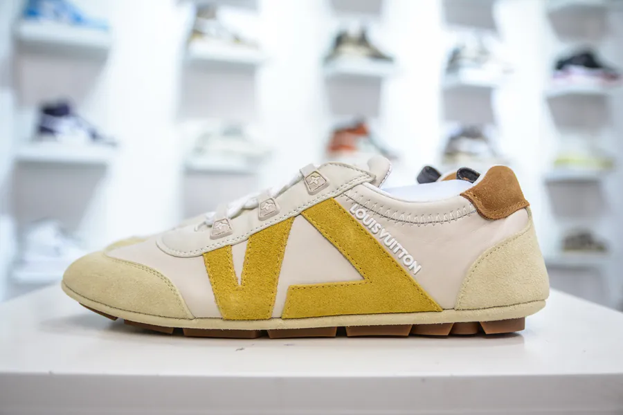 LV Sneakerina 2025 Early Spring Release Ballet Flat with Sacchetto Craftsmanship