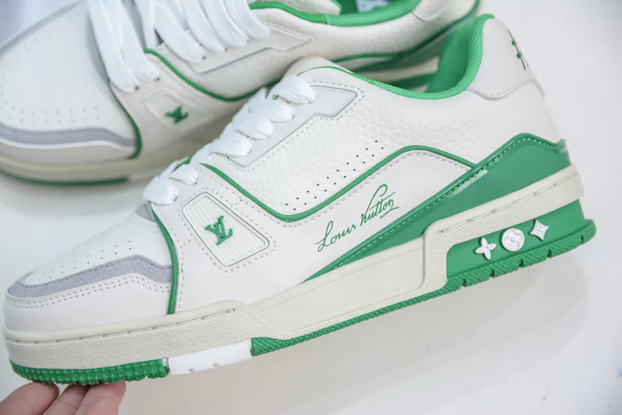 LV Trainer Premium Authentic Design