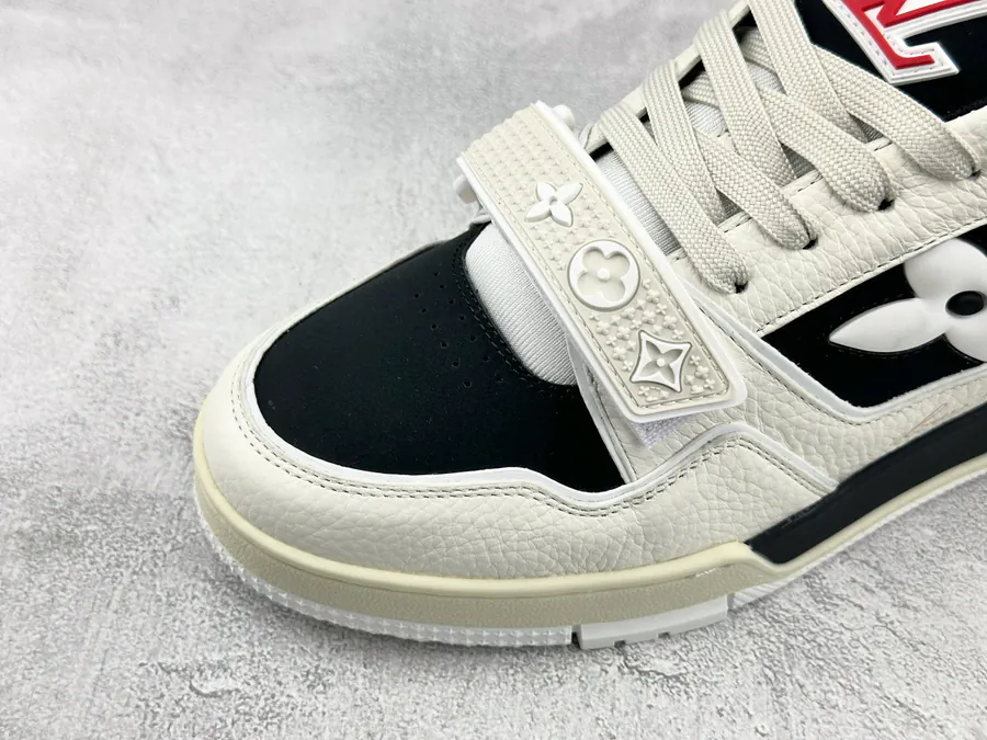 LV Trainer Black