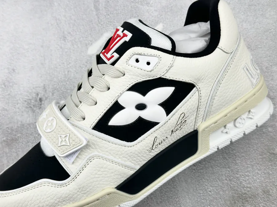 LV Trainer Black
