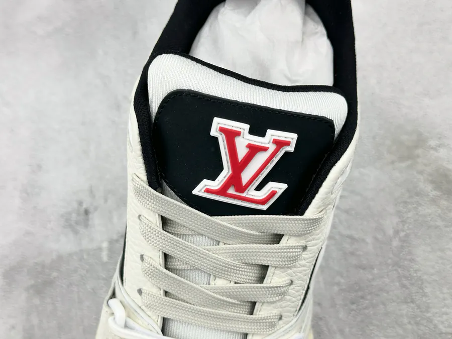 LV Trainer Black