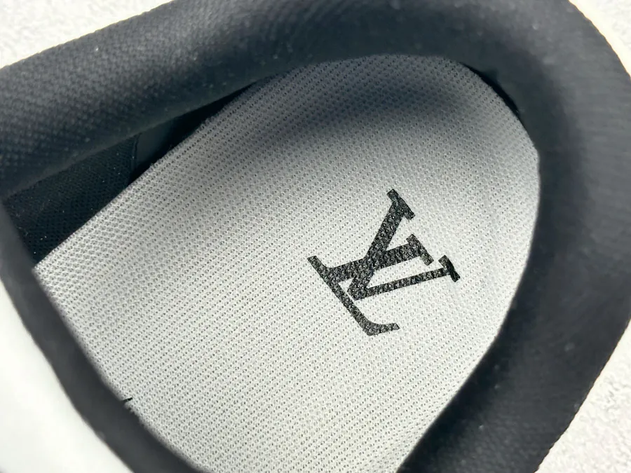 LV Trainer Black