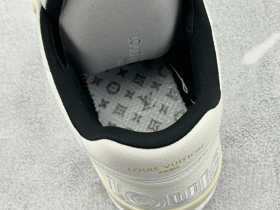 LV Trainer Black