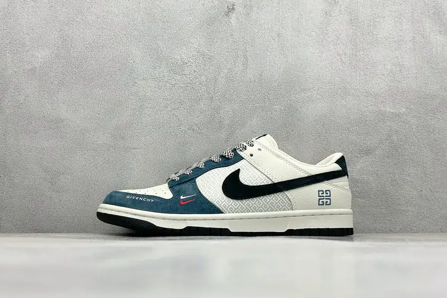 OG Version XC Nike SB Dunk Low Gucci Collaboration Black Swoosh
