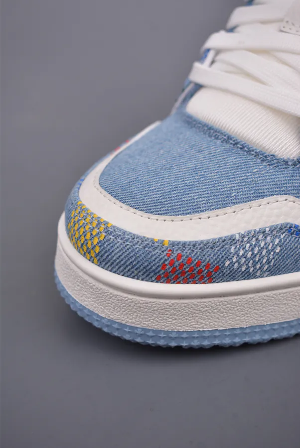 LV Trainer Limited Collaboration Exclusive Company Edition