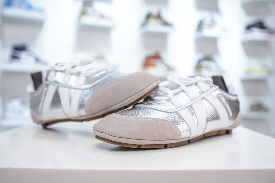 LV Sneakerina 2025 Early Spring Release Ballet Flat with Sacchetto Craftsmanship