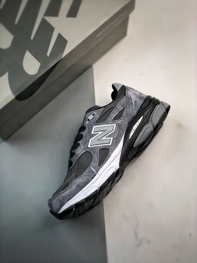 United Arrows x New Balance 990 V3 Deep Gray
