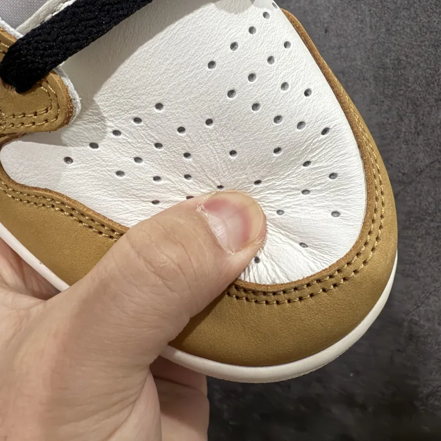 1Q1 Low Men's Cultural Basketball Shoes in White and Brown
