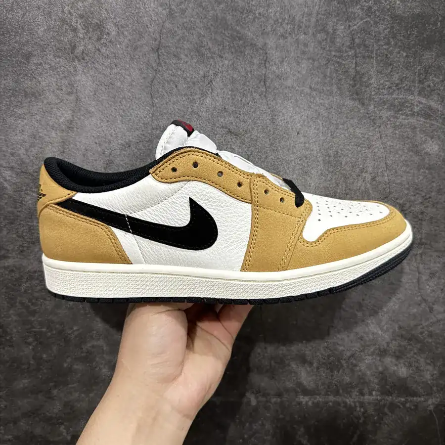 Air Jordan 1 Low CZ0790 102