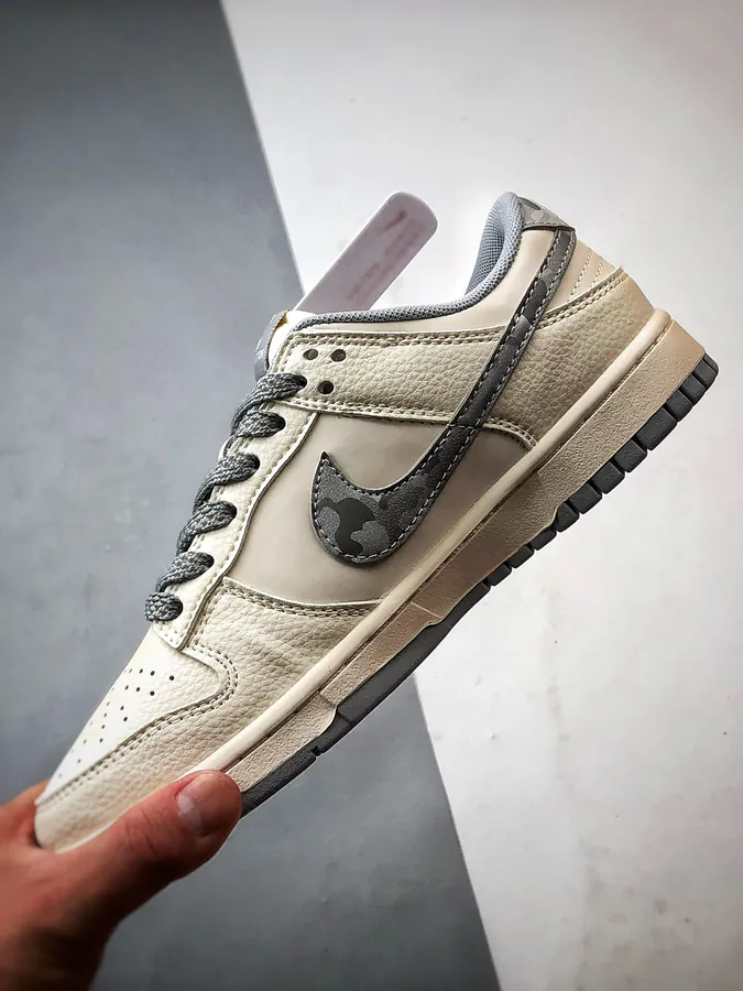 LV Retro Dunk Low DIY Custom Edition
