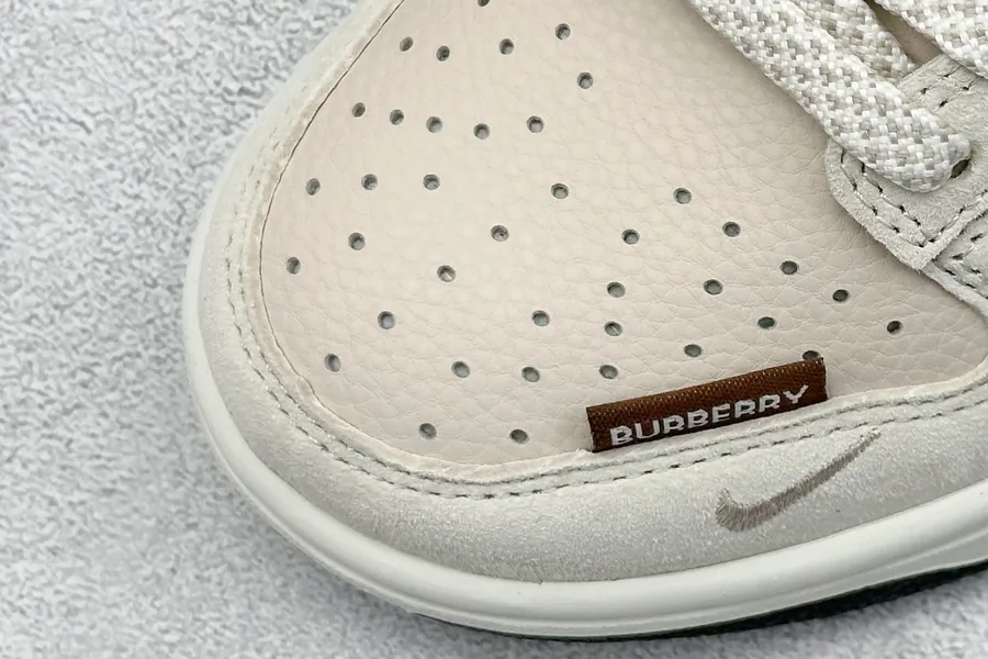Nike SB Dunk Low x BURBERRY OG Edition