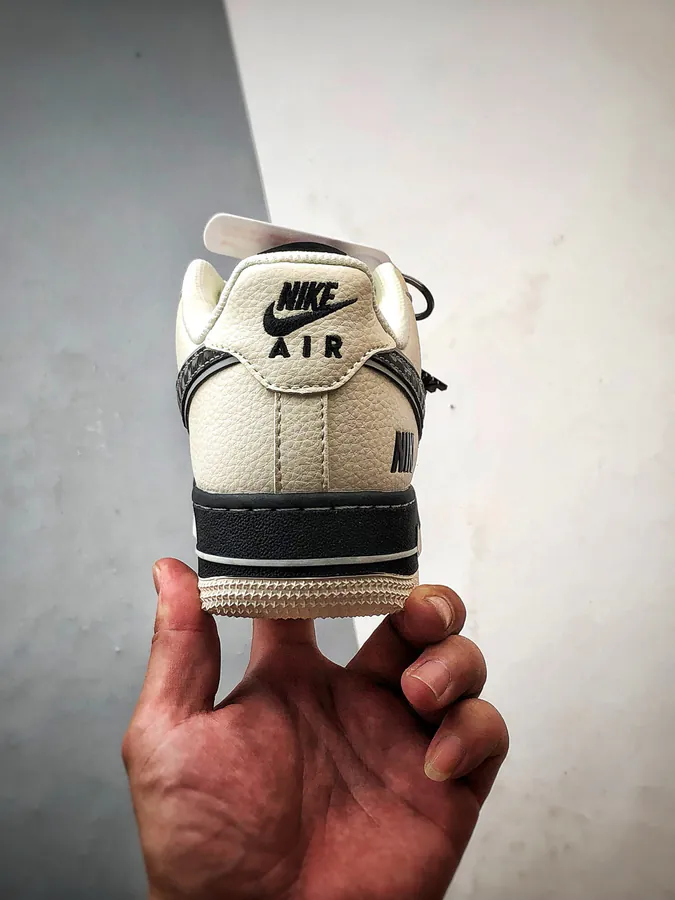 CX Exclusive Air Force 1 07 Low Classic Military Style