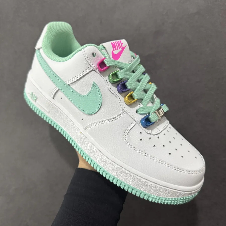 Nike Air Force 107 Low Colorful, Vintage Style Low Top Sneaker