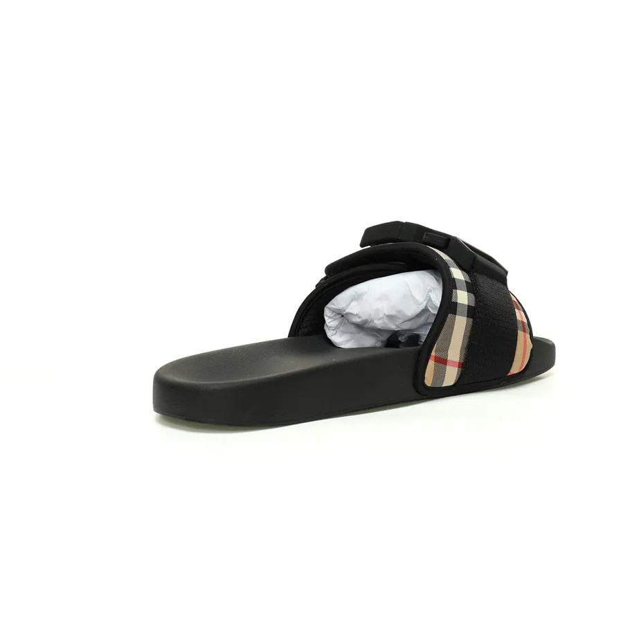 Burberry Vintage Che Slide Sandal Summer Fashion Statement