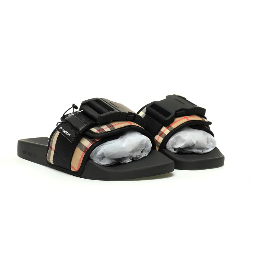 Burberry Vintage Che Slide Sandal Summer Fashion Statement