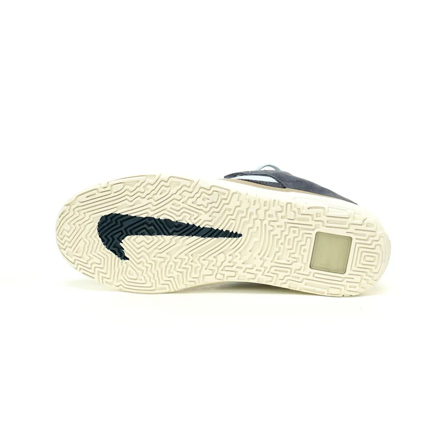 Nike SB Day One Low Top Sneaker in Fuzzy Navy Blue and Khaki