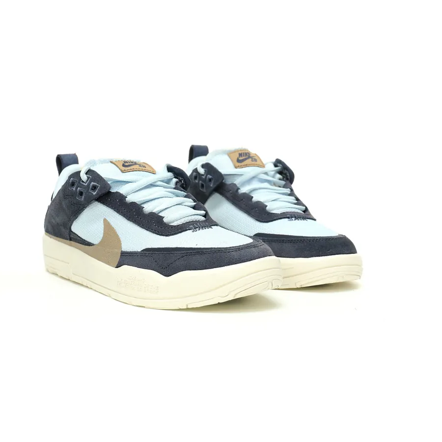 Nike SB Day One Low Top Sneaker in Fuzzy Navy Blue and Khaki