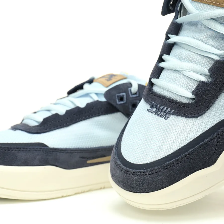 Nike SB Day One Low Top Sneaker in Fuzzy Navy Blue and Khaki