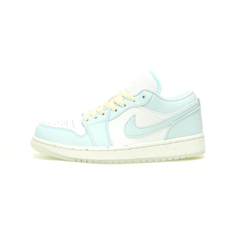 Wmns Air 1 Low SE Classic Retro Cultural Sneaker