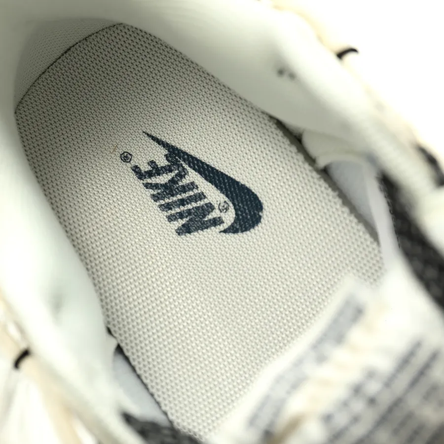 Louis Vuitton x SB Dunk Low Lot Monogram Creative Custom Color Sneaker