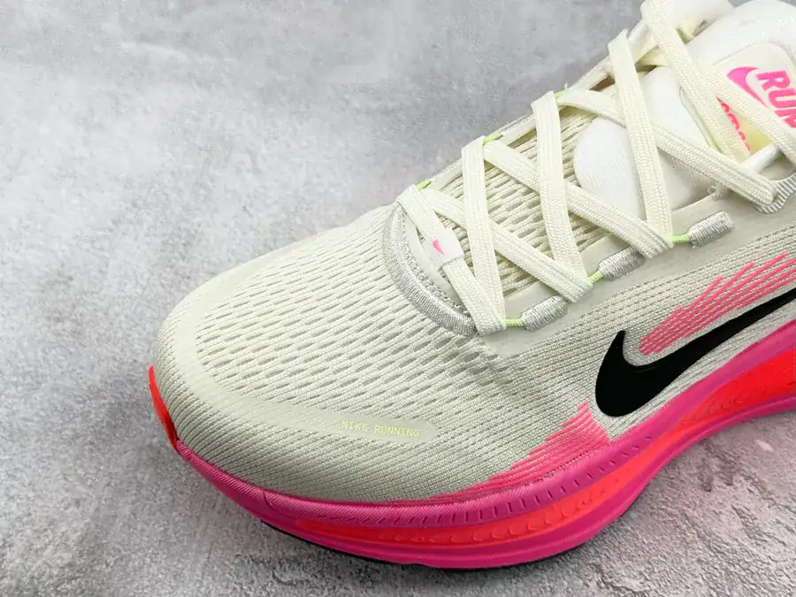 Nike Vomero 18 White