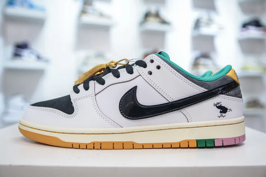 NIKE SB Dunk Low Exclusive Original Design