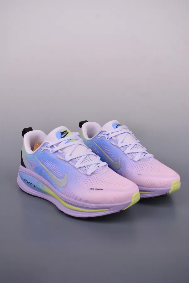 Nike Air Zoom Vomero 18 Premium Running Shoes