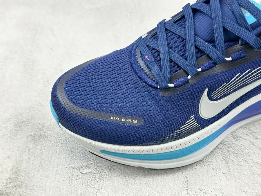 Nike Vomero 18 Blue