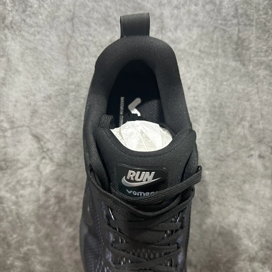 Nike NK Zoom VOMERO 18 Lightweight Running Shoes