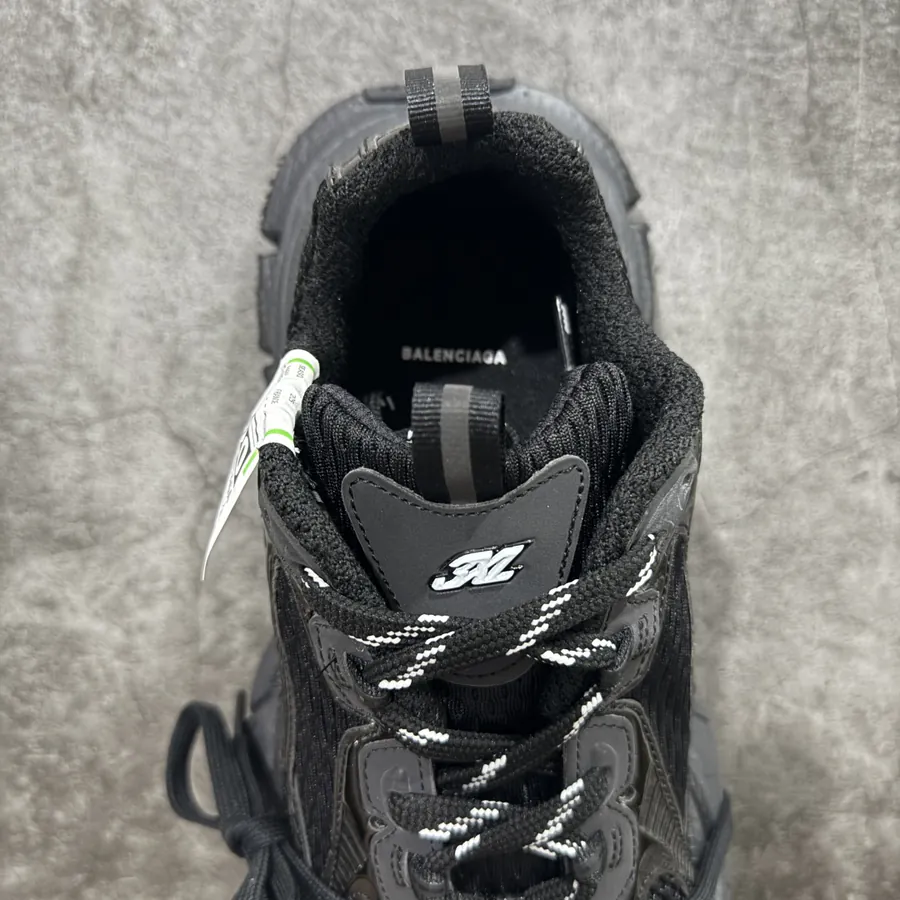 BALENCIAGA 3XL Sneakers Parisian Vintage Style