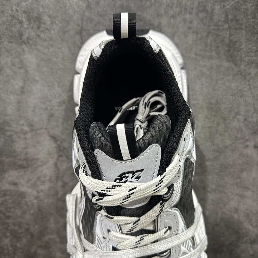 BALENCIAGA 3XL Sneakers