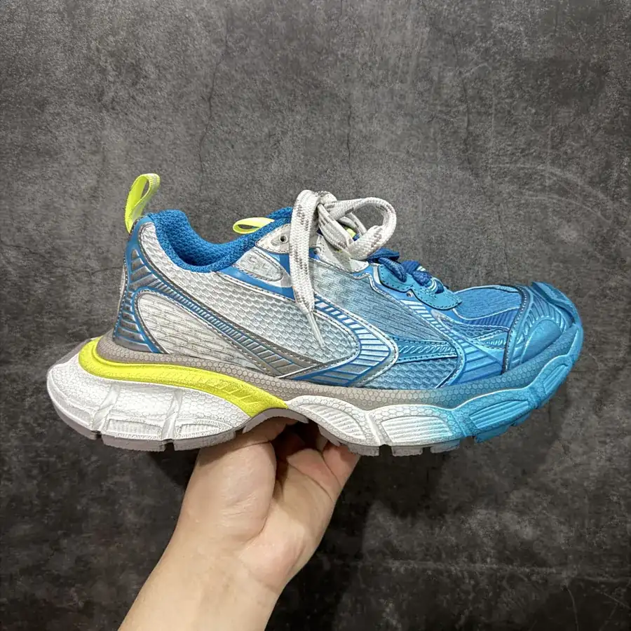 BALENCIAGA 3XL Sneakers