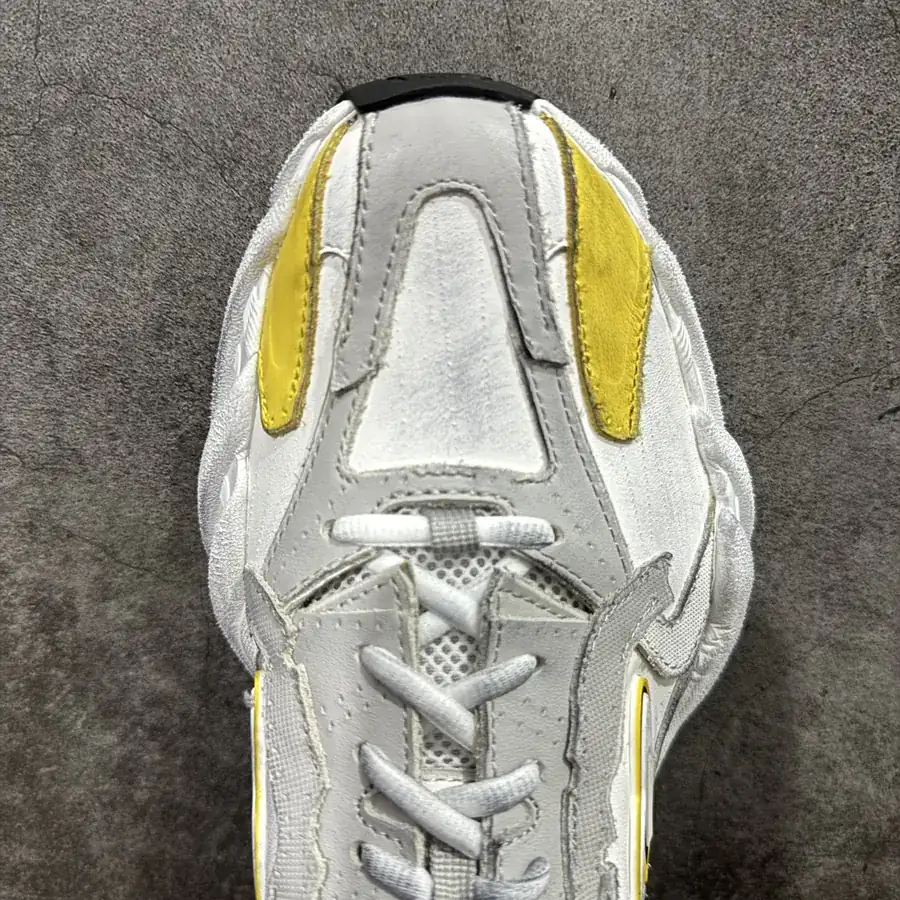 Balenciaga 16th Generation MONDAY in Gray Yellow